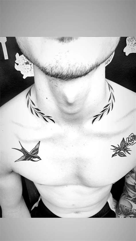 tatuaje hombre clavicula|Tatuajes de clavícula para hombres (62 fotos): ideas de tatuajes。